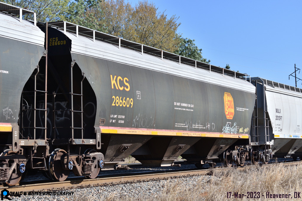 PRN2023030172_400 Kansas City Southern KCS 286609 Hopper Car 60 1" LO C114 3 Bay Covered Cylindrical 5200cf